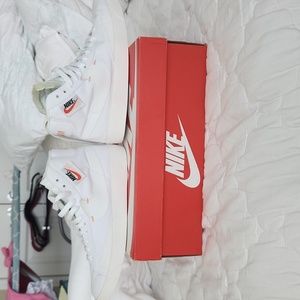 Like new! Nike Mid Blazer Rebel